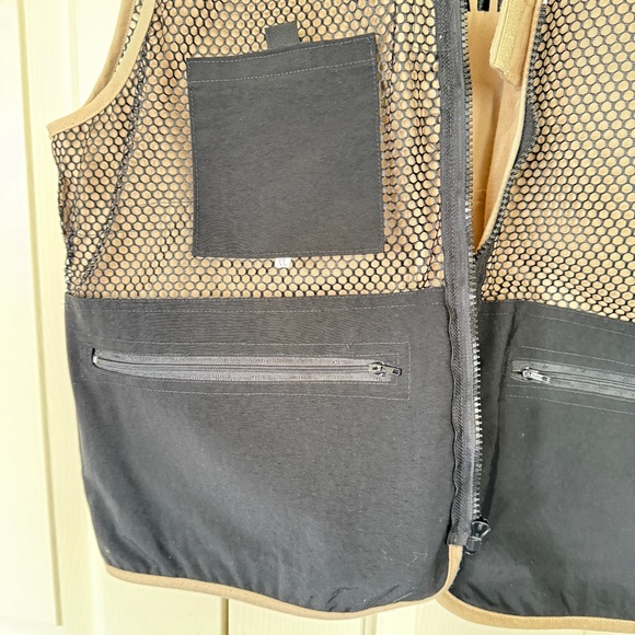 Beige and Black Photography Utility Vest Size XL - Picture 11 of 13